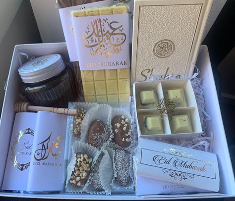 Bookmark These Trending Gift Ideas For Eid 2020 Eid Gift For Him, Islam Gifts Ideas, Islamic Gift Ideas For Men, Islamic Gift Box Ideas, Ramadan Gift Hampers, Eid Ideas Gift, Eid Gift Hamper Ideas, Ramadhan Gifts Idea, Umrah Gift Ideas