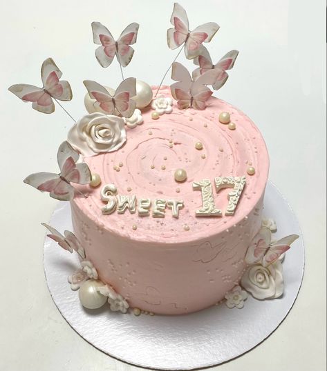 Kue Sweet Seventeen, Sweet Seventeen Cake, Seventeen Cake, Seventeenth Birthday, Mini Cakes, Seventeen, Birthday Cake, Cake, Birthday