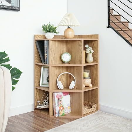 Corner breakfast nook