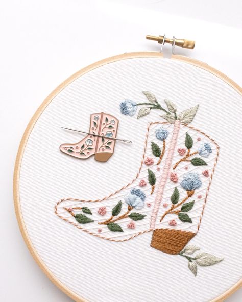 embroidery patterns Cowgirl Embroidery Designs, Country Embroidery Designs, Cowboy Boots Embroidery, Cowboy Boot Embroidery, Fun Embroidery Ideas, Western Embroidery Designs, Cowgirl Embroidery, Horseshoe Embroidery, Funky Embroidery