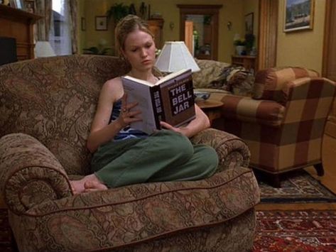 ❦ on Twitter: "modern-day teen film adaptations of classic literature: a thread. https://t.co/2vEBQW9SfV" / Twitter Kat Stratford, 10 Things I Hate About You, Classic Literature, A Book, A Girl, Literature, Thread, Film, Reading