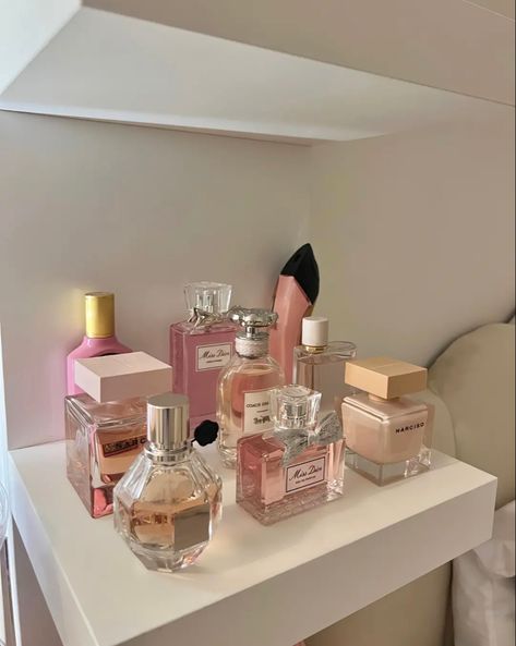 #perfume #fashion #aesthetic Koleksi Parfum, Dream Vanity, Fragrances Perfume Woman, Pink Perfume, Vanity Decor, Perfume Scents, Perfume Lover, Luxury Perfume, Body Makeup