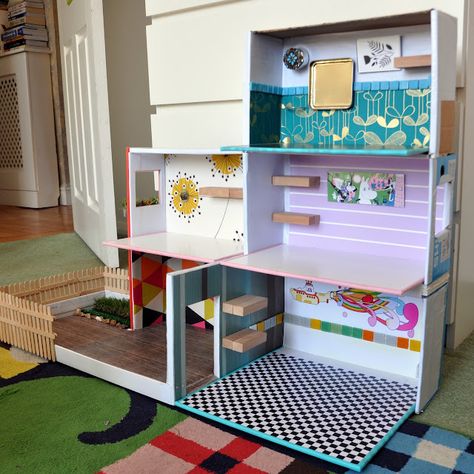 Upcycled Dolls, Kids Activity Ideas, Diy Barbie House, Beautiful Modern Homes, Jenga Blocks, Cozy Furniture, Kids Bedroom Inspiration, Doll House Plans, Doll House Crafts