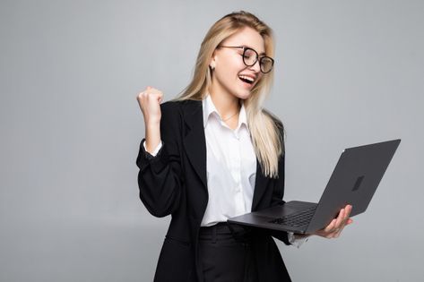 Portrait of a young happy business woman... | Free Photo #Freepik #freephoto #people #hand #computer #woman Happy Business Woman, Executive Women, Pose Poster, Sales Person, Linkedin Banner, Chief Operating Officer, How To Use Facebook, Social Media Jobs, Work Uniforms