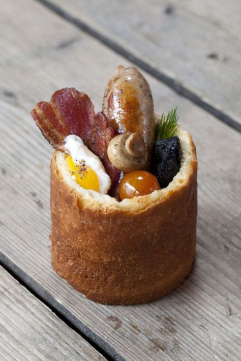 Gourmet Breakfasts to Make Waking up Even Better in the Morning ... Bunny Chow, Gourmet Breakfast, Bistro Food, South African Recipes, London Food, All I Ever Wanted, African Food, Best Breakfast, Cafe Food