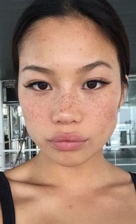 Asian Freckles, Tattooed Freckles, No Make Up Make Up Look, Beauty Modeling, Fake Freckles, Freckles Makeup, Dag Make Up, Elegantes Makeup, Beautiful Freckles