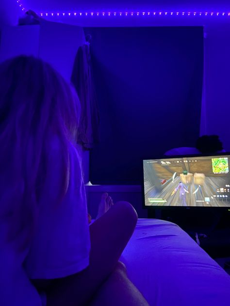 Gamer Bf And Gf, Gamers Couple Goals, Gamer Couple Aesthetic, Fortnite Couple, Gaming Couple, Alphabet Dating, Gamer Couple, Crush Posts, Relatable Crush