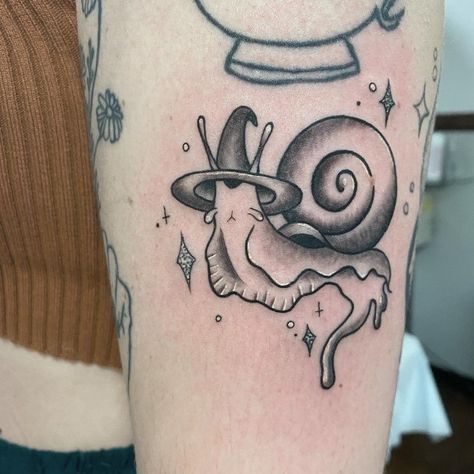 Top 100 Best Snail Tattoos For Women - Shelled Gastropod Design Ideas The Gruffalo Tattoo, Mystery Snail Tattoo, Snail Flower Tattoo, Disco Snail Tattoo, Snail Tattoo Cute, Tattoo Ideas Bugs, Snail Tattoos, Snail Tattoo, Earth Magic