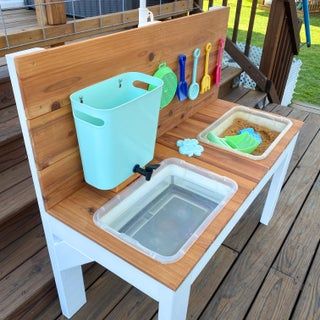 Play Area Backyard, Backyard Kids Play Area, Sand And Water Table, Kids Outdoor Play, Hemma Diy, Mud Kitchen, Aktivitas Montessori, Play Table, Backyard Playground