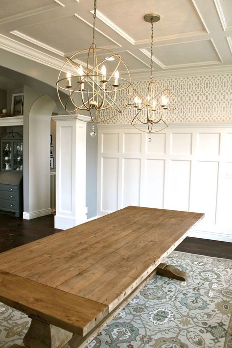 Dining room with a coffered ceiling and large pendant lights Panelling Wallpaper, 1940s Bedroom, Dining Room Transformation, Sala Grande, Dining Room Ceiling, Table Lighting, 아파트 인테리어, Hus Inspiration, Dining Room Inspiration