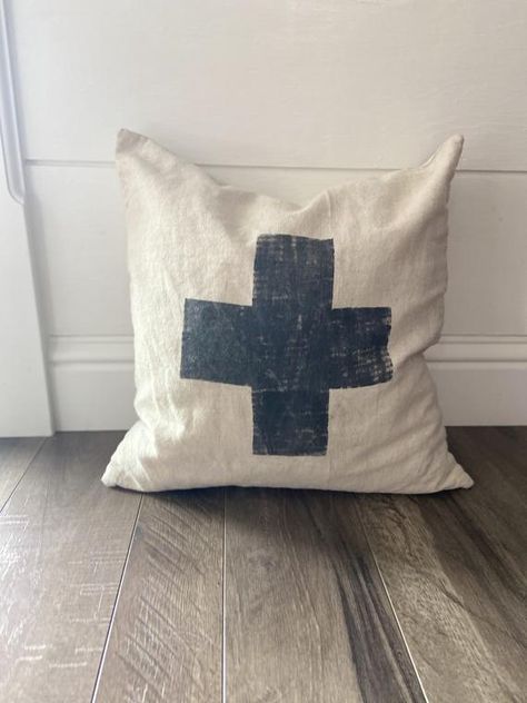 Scandinavian Modern Farmhouse, Eclectic Cottage Decor, Victorian Renovation, Beige Throws, Beige Throw Pillows, Rustic Modern Farmhouse, Desert Decor, Swiss Cross, Painted Wood Signs