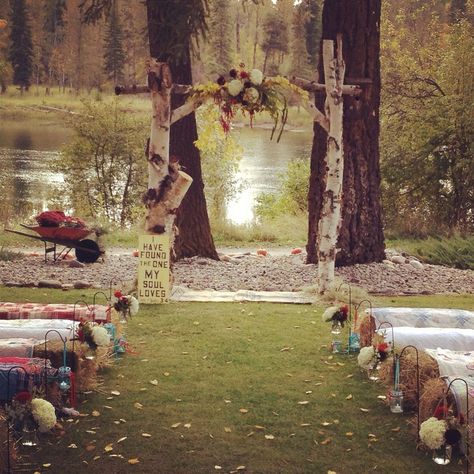 Fall Country Wedding, Fall Backyard, Rustic Backyard, Wedding Ceremony Ideas, Wedding Planning On A Budget, Outdoor Fall Wedding, Fall Country, Cute Wedding Ideas, Fall Outdoor