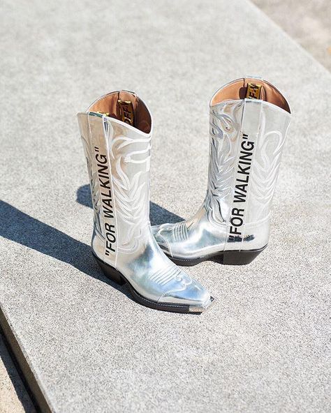 White Cowboy Boots, Streetstyle Fashion, Baby Cowboy, Shoe Inspo, Walking Boots, White Boots, Horse Girl, Cowgirl Boots, Kuwait