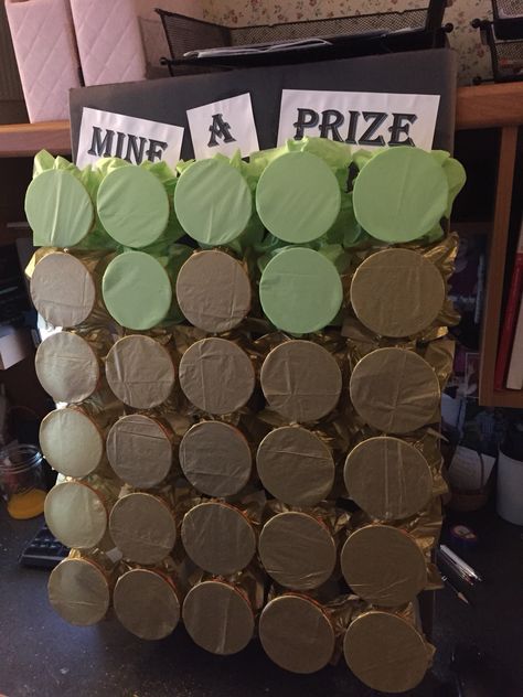 Emily's Minecraft birthday party - Mine A Prize Poke A Creeper Game, Pokemon Minecraft Birthday Party, Minecraft Birthday Game Ideas, Minecraft Punch Game, Minecraft Party Game Ideas, Minecraft Party Ideas Decoration Diy, Minecraft Birthday Favors, Minecraft Birthday Diy, Minecraft Party Ideas Games