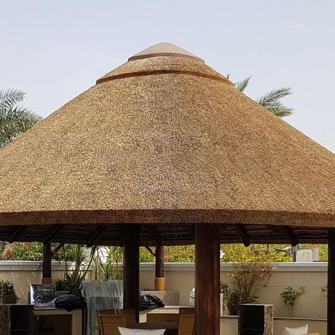 Thatched Gazebo, Seating Area Design, Restaurant Plans, Gazebo Decor, Round House Plans, Roof Skylight, Restaurant Plan, Summer House Garden, Temple Design For Home