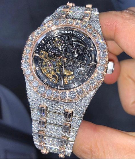 🇮🇹 L'avvocato 🇮🇹 on Instagram: “Ice ice ice 💎❄️ Bustdown AP Skelly Royal Oak 🔥 • 📸 @iceman_nick • ➖➖➖➖➖➖➖➖➖➖➖➖➖➖➖➖➖ #valentino #tomford #gucci #louisvuitton #goyard #dior…” Audemars Piguet Diamond Watch, Expensive Watches For Men Luxury, Expensive Watches For Men, Iced Watches, Pass Test, Iced Out Watches, Mens Watches Expensive, Mens Luxury Lifestyle, Rolex Diamond