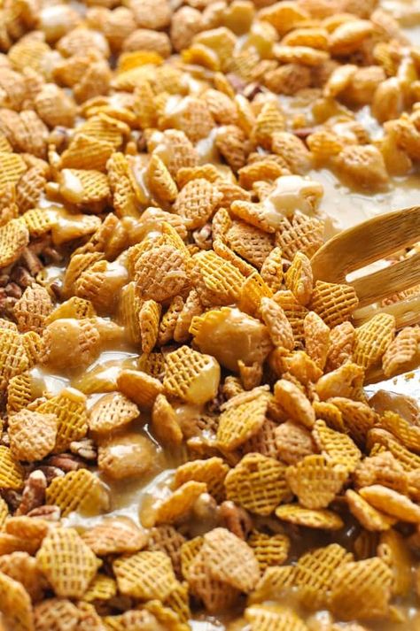 Sweet And Salty Halloween Chex Mix Recipes, Sweet And Salty Snack Mix Recipes Chex Cereal, Best Chex Mix Recipe Sweet And Salty, Chec Mix Recipe Caramel, Candied Chex Mix Recipe, Sweet Snack Mixes For A Crowd, Easy Salty Snacks Homemade, Sweet Salty Chex Mix Recipes, Dry Snacks For Party