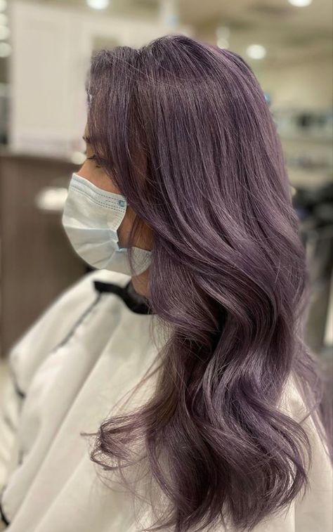 Brown Hair With Lavender, Dark Lavender Hair, Bleach Highlights, Purple Highlights Brown Hair, Lavender Highlights, Highlights Balayage, Dark Lavender, Violet Hair, Kpop Hair