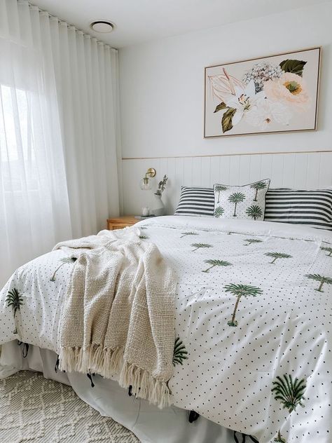 Panels Behind Bed, Palm Tree Quilt, Coastal Hamptons Style, Coastal Hamptons, Palm Tree Design, Single Quilt, Tree Lover, Tree Quilt, Hamptons Style