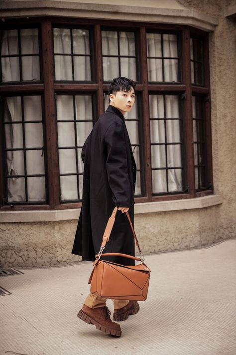 MytheresaMen Loewe Puzzle Bag Outfit Men, Loewe Men Bag, Loewe Puzzle Bag Outfit, Bag Shoot, Male Posing, Loewe Men, Street Photoshoot, Loewe Puzzle Bag, Scooter Bags