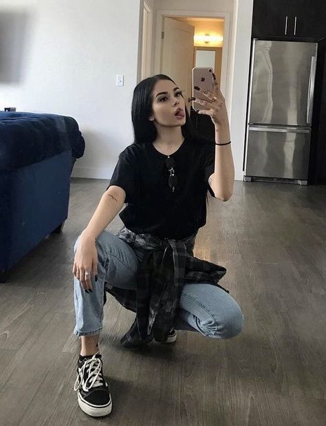 Simple Baddie Outfits, Carla Diaz, Swedish Women, Baddie Style, Maggie Lindemann, Baddie Outfits Ideas, Lil Baby, Baddie Outfits, Grunge Outfits