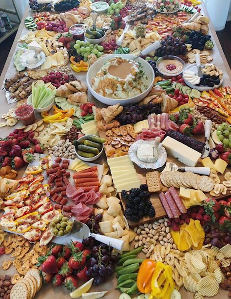 mega cheese board. #cheeseboard Mega Charcuterie Board, Pasta Cup, Charcuterie Board Wedding, Charcuterie Ideas, Bbq Table, Food Bars, Thanksgiving Friendsgiving, Grazing Board, Appetizer Platters