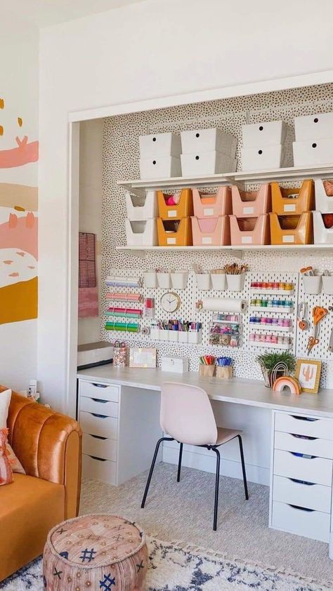 Office Craft Room Combo, Craft Room Closet, تصميم داخلي فاخر, Sewing Room Design, Dream Craft Room, Craft Room Design, Bathroom Decor Ideas Colors, Craft Room Storage, Craft Room Office