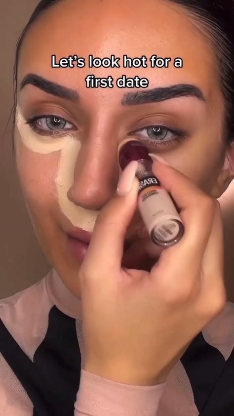 @fashion.wicked posted on Instagram • Apr 17, 2022 at 10:16am UTC First Date Makeup, Oval Face Makeup, Face Contouring Makeup, Membentuk Alis, Mekap Mata, Beginners Eye Makeup, Eye Makeup Techniques, Date Makeup, Makeup Artist Tips