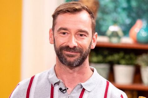 Charlie Condou played Marcus Dent in the soap. Coronation Street Cast, Coronation Street Actors, Canadian Men, Coronation Street, Acting Career, London Life, Guy Names, Party Guests, Soap Opera