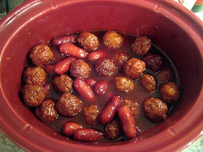 Julie's Crock of the Week!: Crockpot Meatballs & Wienies Potluck Christmas, Cocktail Weenies, Cookbook Club, Halloween Potluck, Crockpot Meatballs, Lil Smokies, Awesome Appetizers, Bbq Dishes, Sugared Pecans