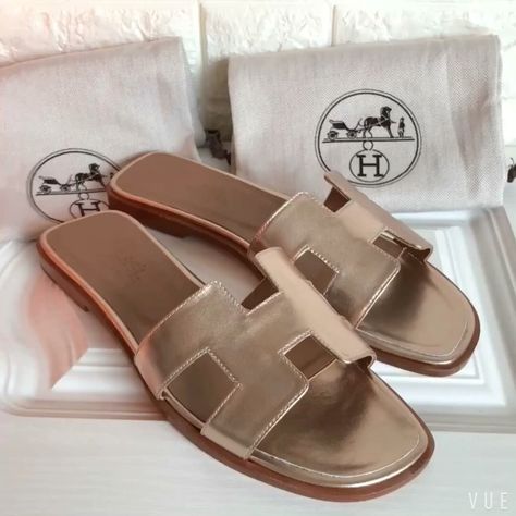 Hermes woman classic shoes plain Togo leather slippers slides sandals metallic gold Gold Hermes Sandals, Hermes Slides, Hermes Slippers, Preppy Stuff, Togo Leather, Metallic Sandals, Slides Sandals, Gold Sandals, Leather Slippers