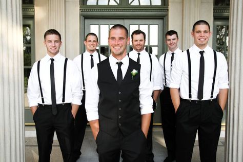 Groomsmen Attire Black, White Jeans For Men, White Tuxedo Wedding, Groomsmen Vest, Groomsmen Suspenders, White Suspenders, Suspenders Wedding, Groom Wedding Attire, Groomsmen Outfits