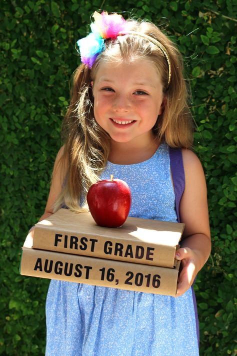 back to school photo ideas | jane can 1st Day Preschool Sign Photo Ideas, 1st Grade Picture Ideas First Day Of, Back To School Photo Props Diy, First Day Picture Ideas, First Grade Photo Shoot, First Day Of Kindergarten Photo Ideas, First Day At School Photo Ideas, 1st Day Of Preschool Pictures, 1st Day Of School Pictures Ideas