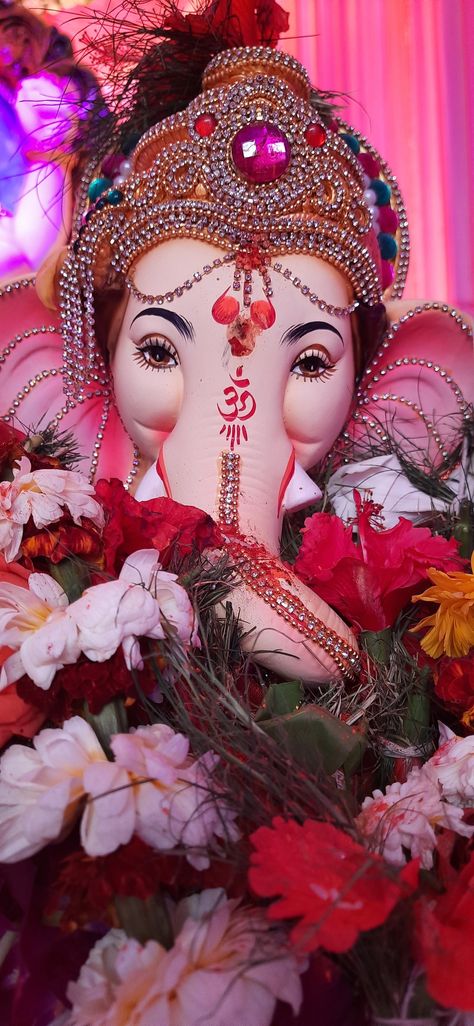 Khajrana Ganesh Mandir Indore, Ganesha Aesthetic, Hr Logo, गणपती बाप्पा, Bappa Photo, Ganesh Ji Images, Ganpati Bappa Photo, Profile Picture Images, Ganpati Ji