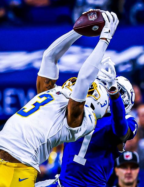 My edits! Photo Credits to @chargers on Instagram Chargers Football Wallpaper, Derwin James Jr, Derwin James, U Of M Football, Nfl Chargers, La Chargers, Football Drip, Nfl Football Pictures, Chargers Football