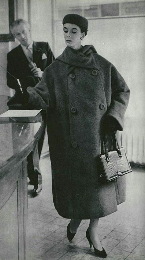 Vintage coats just hit diffferent. Their design gives this timeless aesthetic that we do not get a lot of with today’s fashion. This wool coat looks very warm too! Dior Coat, Dior Eyeglasses, 50's Fashion, Vintage People, Dior Collection, Fur Coat Vintage, Dior Vintage, Vintage Coats, Fashion 1950s