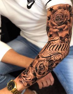 Rosen Tattoo Mann, Tato Lengan Bawah, Tattoo Bras Homme, Half Sleeve Tattoos Forearm, Rose Tattoo Sleeve, Rose Tattoos For Men, Men Tattoos Arm Sleeve, Tattoos Men, Tattoos Sleeve