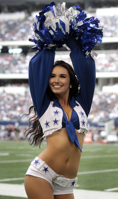 Dallas Cheerleaders, Edith Gonzalez, Cowboys Cheerleaders, Sixpack Workout, Cheer Athletics, Cow Boys, Cute Cheerleaders, Football Cheerleaders, Nfl Photos