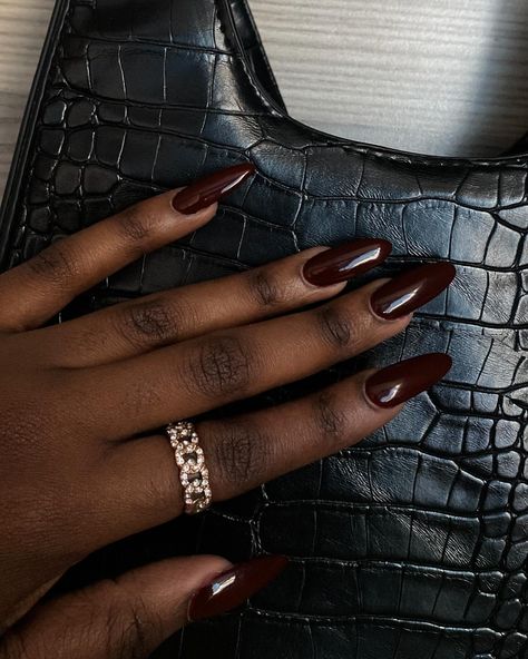 Burgundy girl for life. Red Brown Nail Color, Burgundy Nails Black Women, Almond Nails Maroon, Cherry Brown Nails, Burgundy Toe Nails, Almond Nails Burgundy, Cherry Red Almond Nails, Dark Maroon Nails, Mulberry Nails