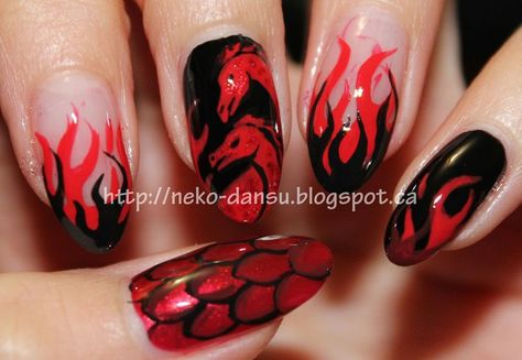 House Targaryen Targaryen Nail Art, Game Of Thrones Nails Designs, Game Of Thrones Nail Art, House Of The Dragon Nail Art, House Of The Dragon Nails, Targaryen Nails, Fire Nails Designs, Game Of Thrones Nails, Bookish Nails