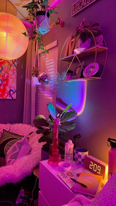 Room Tour Aesthetic, Aura Room, Vibey Room, Tour Aesthetic, Chill Room, Dream Apartment Decor, Future Apartment Decor, Pinterest Room Decor, Cute Bedroom Decor