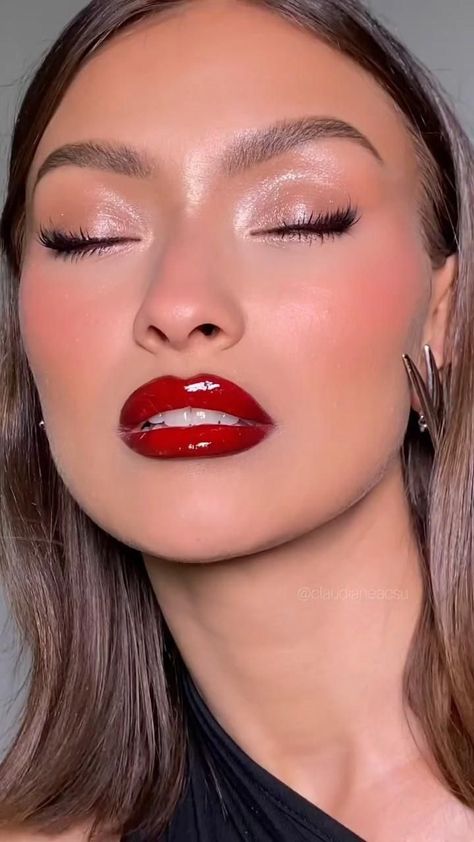 Red Outfit With Red Lipstick, Red Lip Eye Makeup Look, Red Lipstick Makeup Prom, Brown Lipliner Red Lipstick, Make Up Red Lips Brown Eyes, Red Lipstick Looks Outfits, Make Up For Red Outfit Tutorial, Brown Liner Red Lips, Makeup With A Red Dress