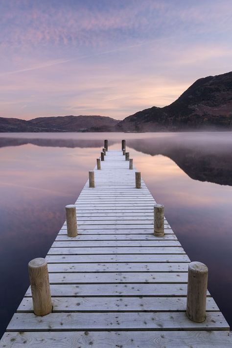 vanishing points converging lines Vanishing point using a bridge Landscape Perspective Photography, Photography Conventions, Converging Lines, Perspective Study, Parallel Reality, Lines Photography, Perspective Pictures, 1 Point Perspective, Photography Elements