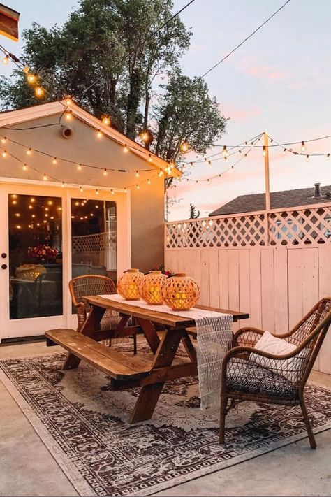 Rental Backyard Ideas, Rental House, Backyard Inspiration, Backyard Inspo, Outdoor Backyard, Back Door, Patio Decorating, Decoration Inspiration, Outdoor Dining Area