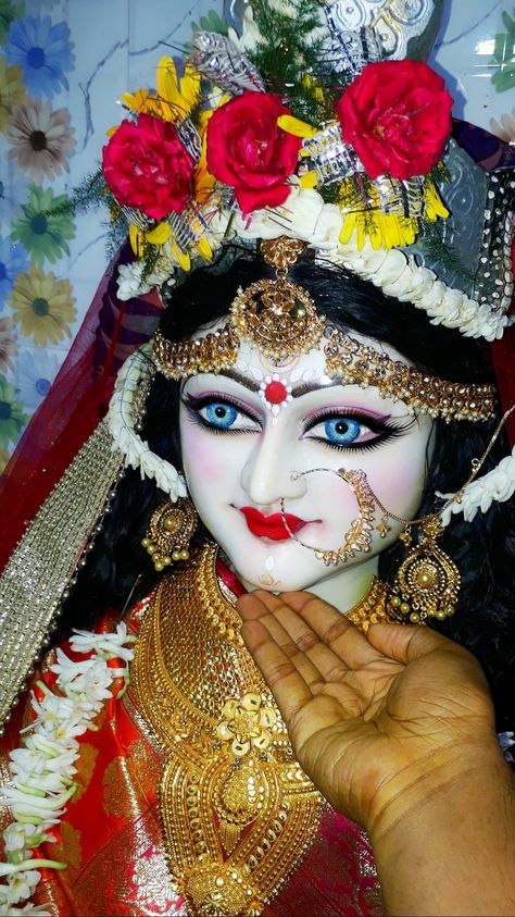 Maa Paintings, Mansa Devi, Durga Maa Paintings, Ram Ji Photo, Gorgeous Bridal Makeup, Photos Of Ganesha, Saraswati Photo, Ceremony Outfit, Haldi Ceremony Outfit