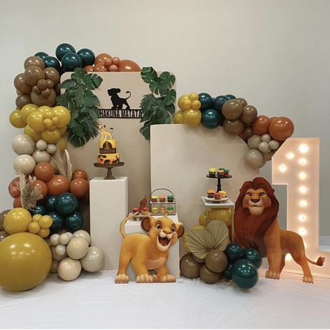 Lion King Birthday Decor, Simba Birthday Decorations, Lion King Balloon Arch, Simba Birthday Theme, Simba 1st Birthday Party Ideas, Lion King Balloon Garland, Simba Lion King Birthday Party Ideas, Simba Decorations, Simba Theme Birthday Party