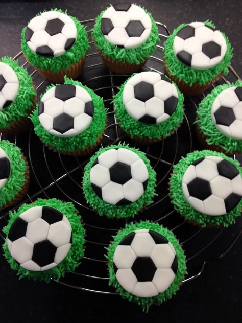 Fondant (sugar paste) football cupcake toppers with piped green grass Football Cupcake Toppers, Ball Cupcakes, Soccer Cupcakes, Football Cupcake, Football Birthday Cake, Football Cupcakes, Lemon And Coconut Cake, Soccer Cake, Soccer Birthday Parties