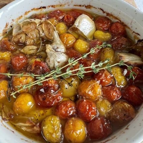 Confit Cherry Tomatoes and Garlic Italian Artichoke, Italian Sides, Extra Tomatoes, Confit Recipes, Garlic Confit, Cherry Tomato Recipes, Roasted Garlic Cloves, Vegetarian Italian, Cherry Tomato Pasta