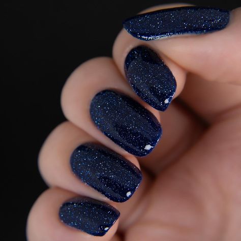 Dark Blue Shimmer Nails, Navy Hoco Nails, Sparkly Navy Blue Nails, Navy Sparkle Nails, Dark Blue Nails With Glitter, Dark Blue Sparkly Nails, Dark Blue Sparkle Nails, Navy Glitter Nails, Dark Blue Glitter Nails