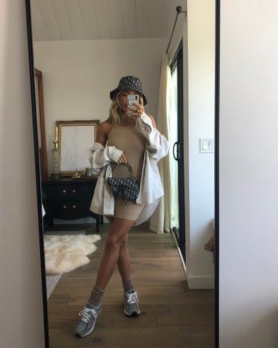 Bucket Hat Baddie Outfit, Bucket Hat Dress Outfit, Designer Bucket Hat Outfit, Coach Bucket Hat Outfit, Prada Bucket Hat Outfit Summer, Women’s Bucket Hat Outfit, Dior Hat Outfit, Outfit Con Bucket Hat, Hats Women